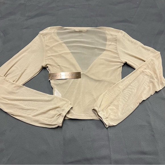 🌴Women’s Almost Famous Mesh V Neck Long Sleeve Crop Top - Picture 6 of 7